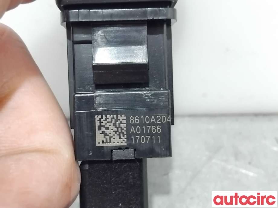 Bryter diverse til Mitsubishi Outlander 2015-->> (Type III, Fase 2)  (MITSUBISHI|8610A204|)