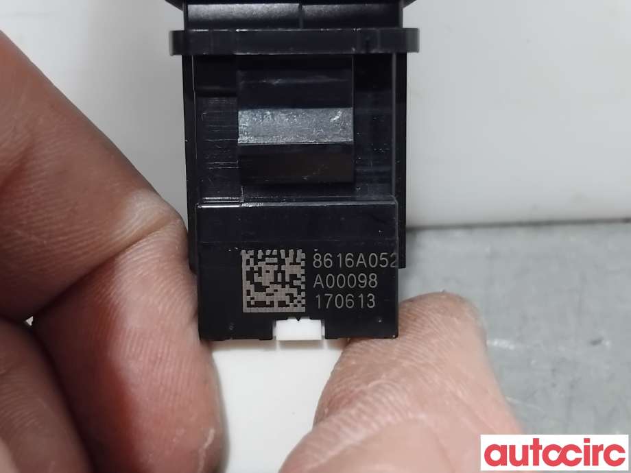 Bryter rutevarme til Mitsubishi Outlander 2015-->> (Type III, Fase 2)  (MITSUBISHI|8616A052|)