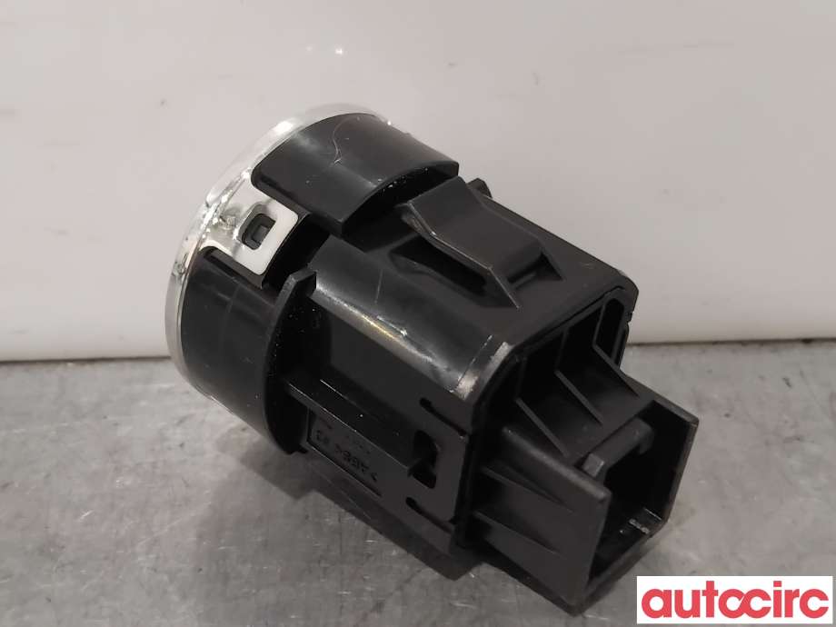 Bryter diverse til Mitsubishi Outlander 2015-->> (Type III, Fase 2)  (MITSUBISHI|8602A079|)