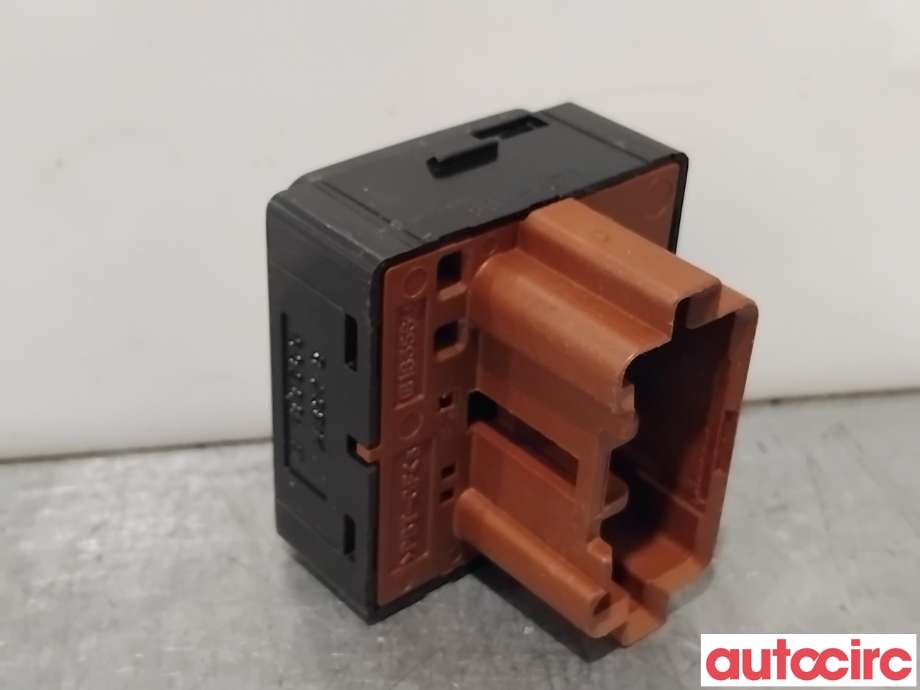Bryter speil til Mitsubishi Outlander 2015-->> (Type III, Fase 2)  (MITSUBISHI|MR951187|)