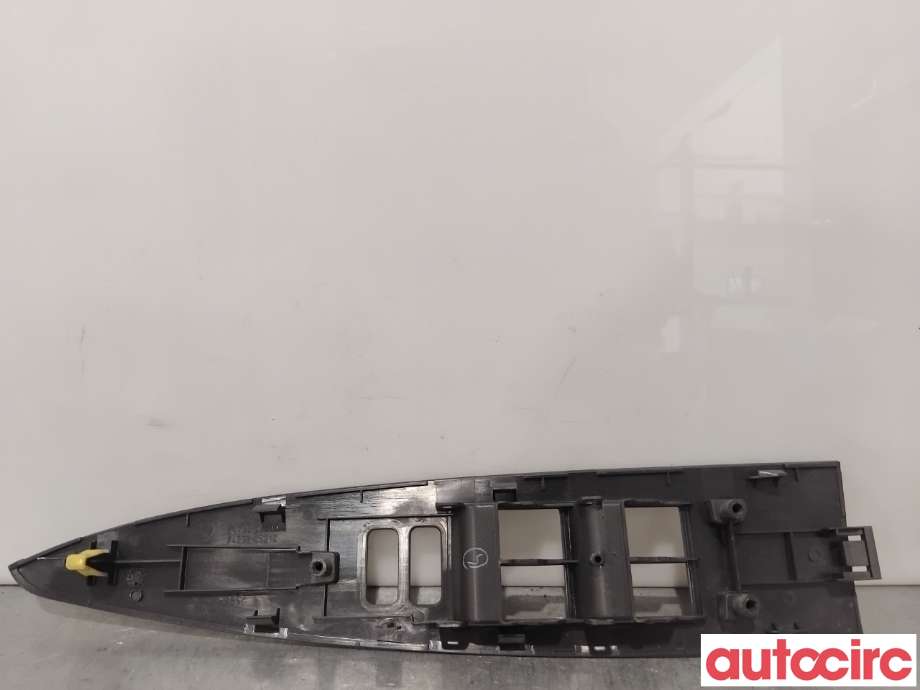 Diverse deler til Toyota Avensis 2009-2015 (Type III, Fase 1)  (TOYOTA|7423205200||74232-05200)