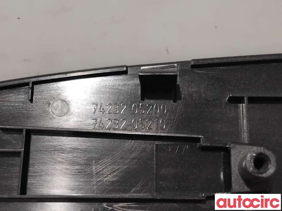 Diverse deler til Toyota Avensis 2009-2015 (Type III, Fase 1)  (TOYOTA|7423205200||74232-05200)