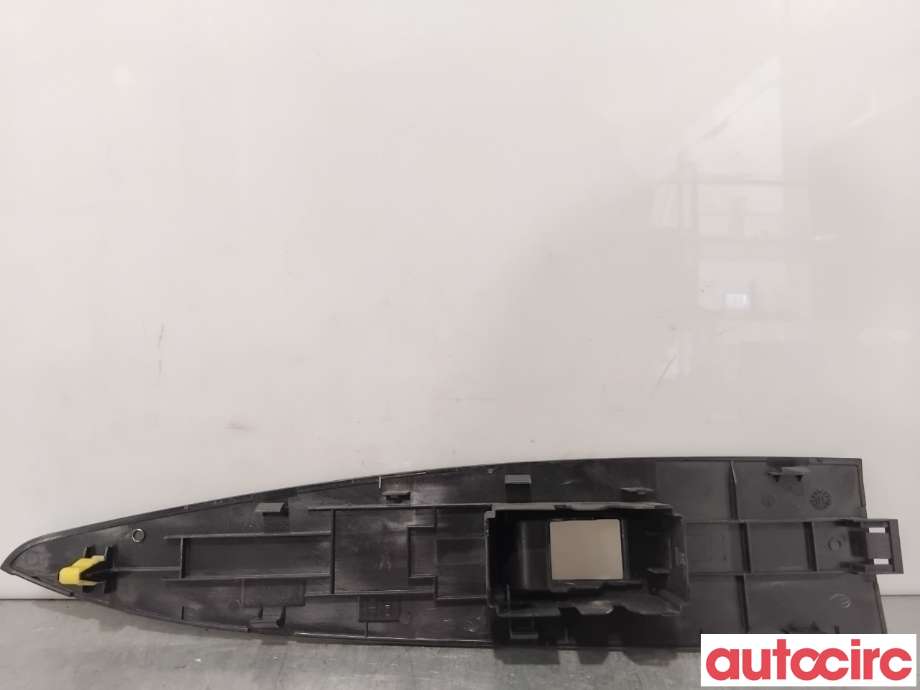 Diverse deler til Toyota Avensis 2009-2015 (Type III, Fase 1) (TOYOTA|7423105220||74231-05220)