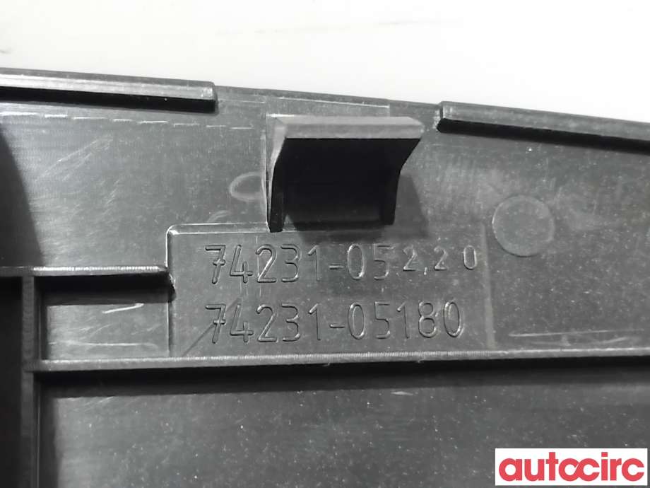 Diverse deler til Toyota Avensis 2009-2015 (Type III, Fase 1) (TOYOTA|7423105220||74231-05220)