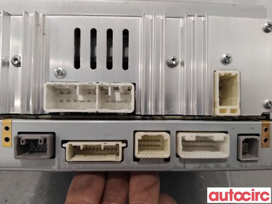 Bilstereo navigasjon til Toyota Avensis 2009-2015 (Type III, Fase 1)  (TOYOTA|8612005180|86113-60V860|PZ445-00333)