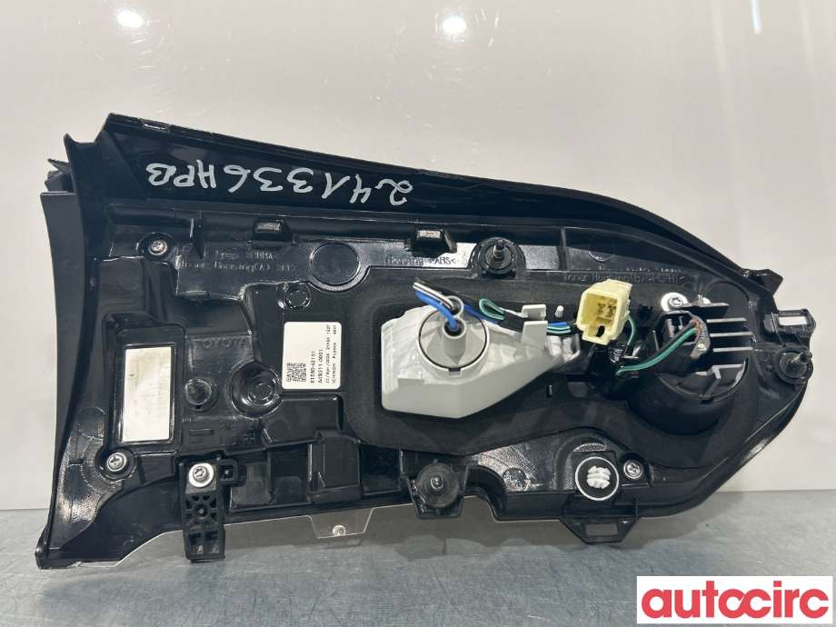 Baklykt høyre indre til Toyota RAV4 2019-->> (Type V)  (TOYOTA|8158142151)