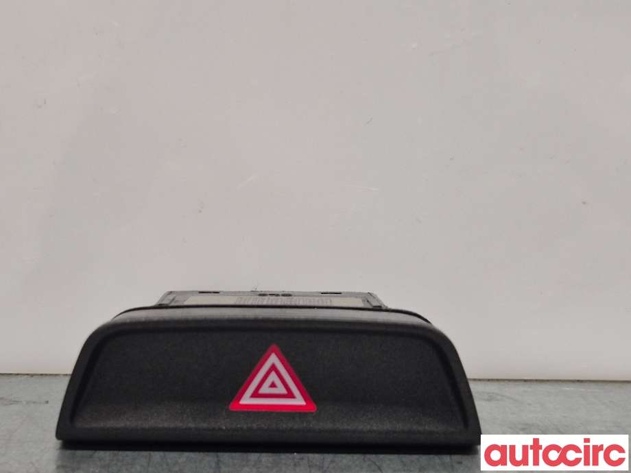 Bryter nødblink til Kia Sportage, 2010-2016 (Type III)  (KIA|937903U010AK5)