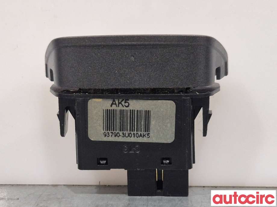 Bryter nødblink til Kia Sportage 2010-2016 (Type III)  (KIA|937903U010AK5)
