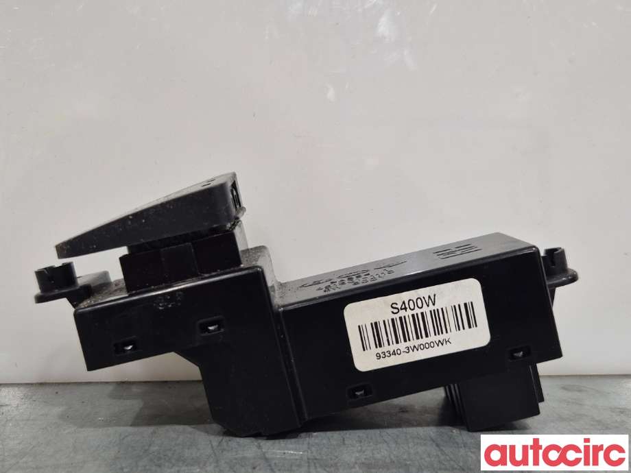 Bryter setevarme til Kia Sportage 2010-2016 (Type III) (KIA|933403W000WK||93340-3W000WK)