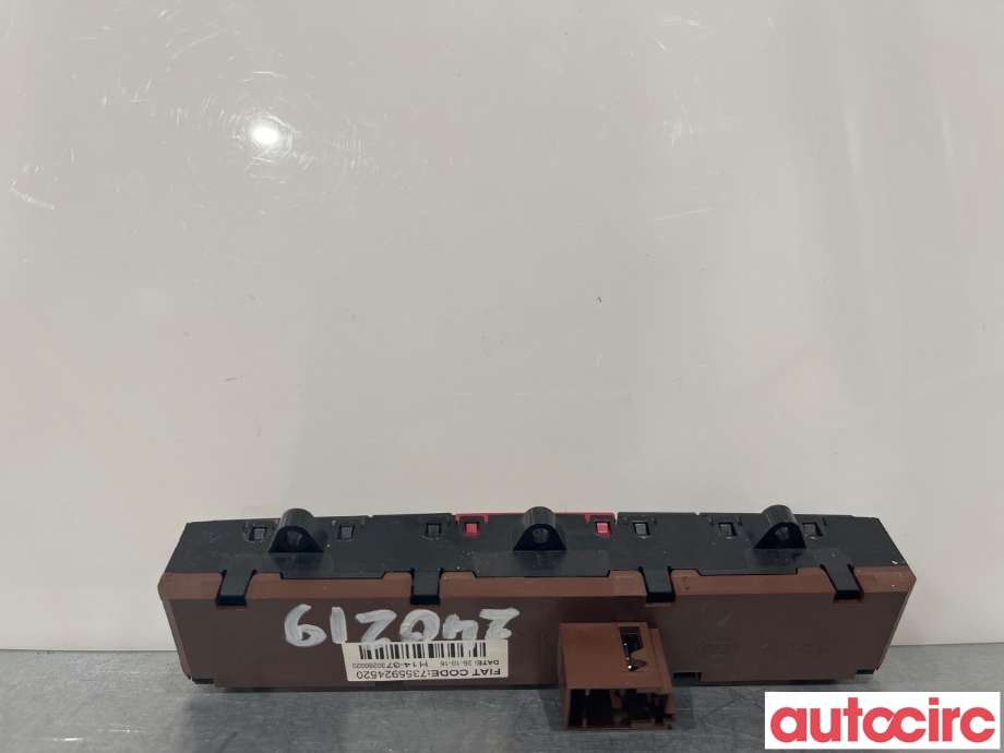 Bryter nødblink til Peugeot Boxer 2014-->> (Type III, Fase 2)  (PEUGEOT|1612507680)