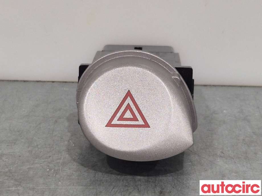 Bryter nødblink til Hyundai i20, 2009-2014 (Type I)  (HYUNDAI|937901J000UX)