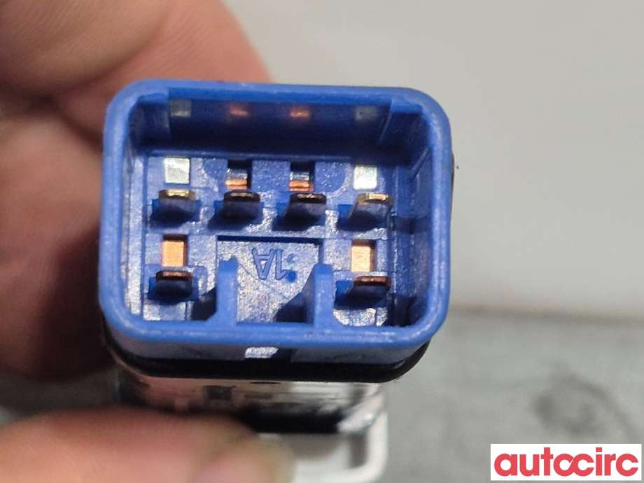 Bryter setevarme til Hyundai i20 2009-2014 (Type I)  (HYUNDAI|933301J0004X)