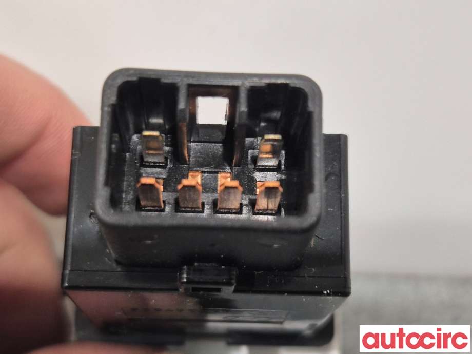 Bryter Antispinn til Hyundai i20 2009-2014 (Type I) (HYUNDAI|933501J0009P|)
