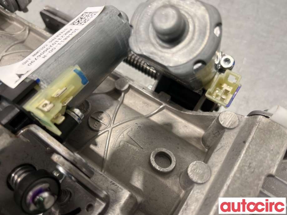 Rattaksel til Tesla Model 3 2018-2023 (Fase 1)  (TESLA|1044811-00-H|6004RA3488)