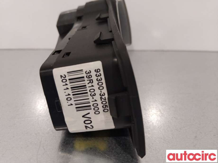 Bryter lys til Hyundai i40 2012-2017  (HYUNDAI|933003Z050RY||93300-3Z050)