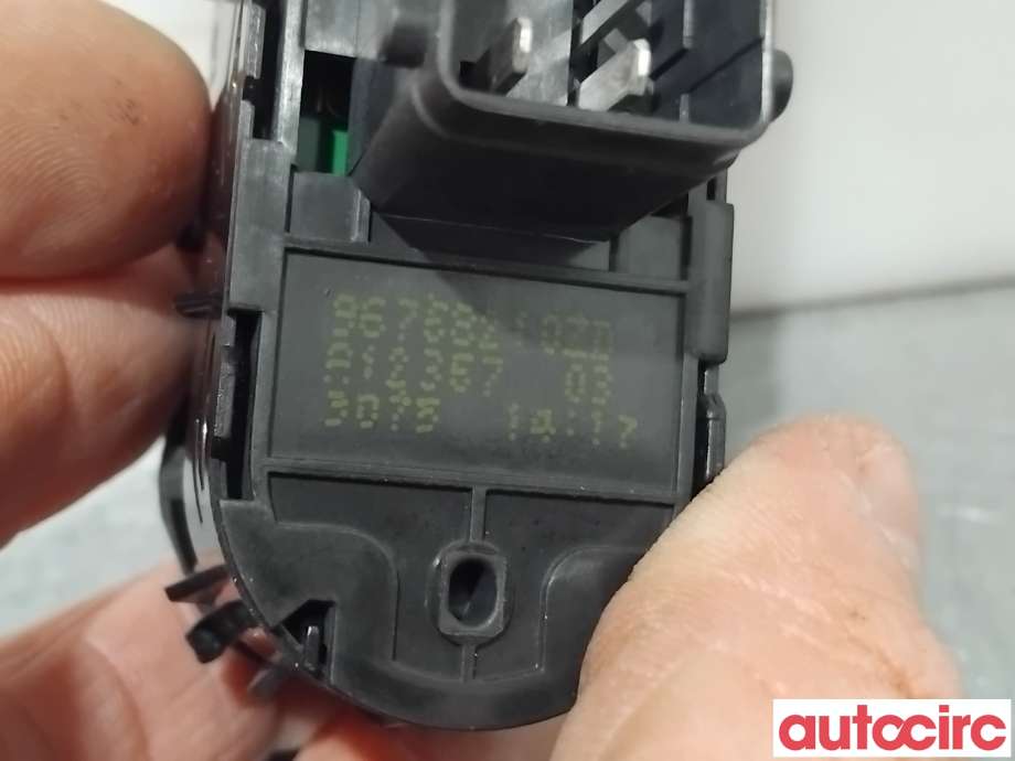 Bryter ruteheis til Peugeot 208 2012-2019 (Type I)  (PEUGEOT|98758210ZD||96768210ZD)