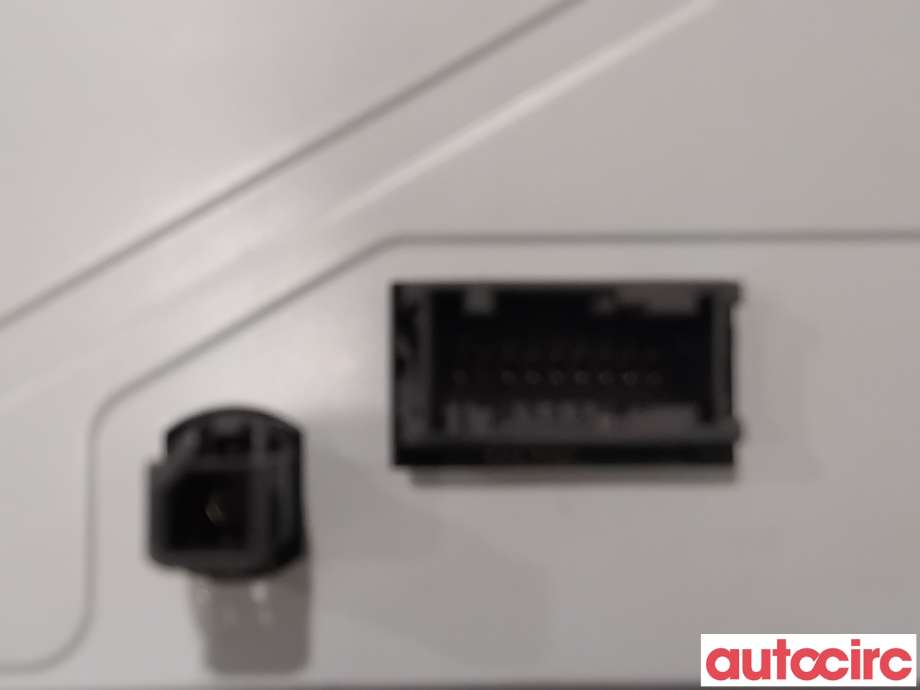 Instrumentpanel til Tesla Model S 2013-2016 (Fase 1)  (TESLA|1039357-00-H||1004788-00-D)