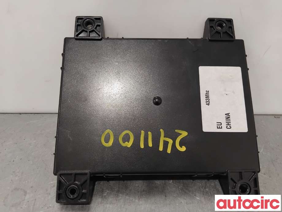 Styreenhet diverse til Tesla Model S 2013-2016 (Fase 1)  (TESLA|1010907-00-G|70030527|1010907-00-D)