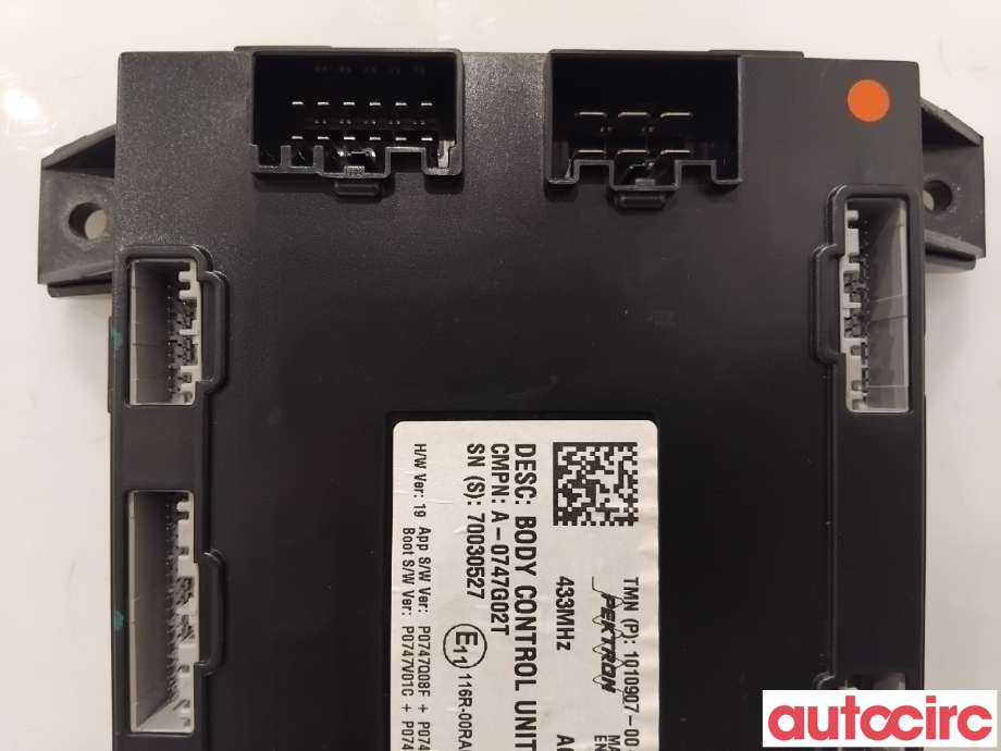 Styreenhet diverse til Tesla Model S 2013-2016 (Fase 1)  (TESLA|1010907-00-G|70030527|1010907-00-D)
