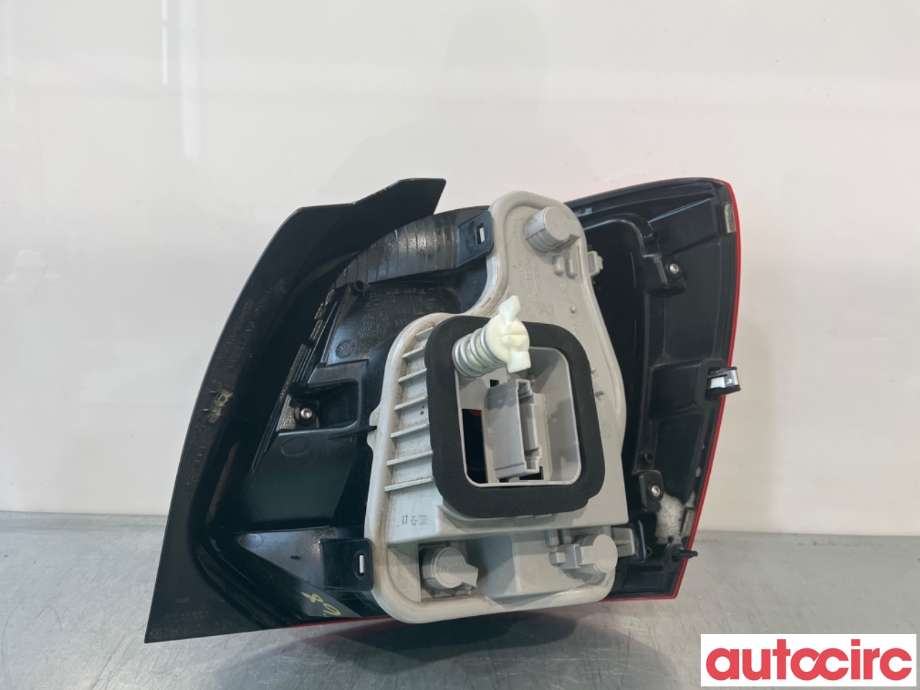 Baklykt fra støtfanger til VW Polo 2009-2014 (Type V, Fase 1)  (VOLKSWAGEN|6R0945095AH|)