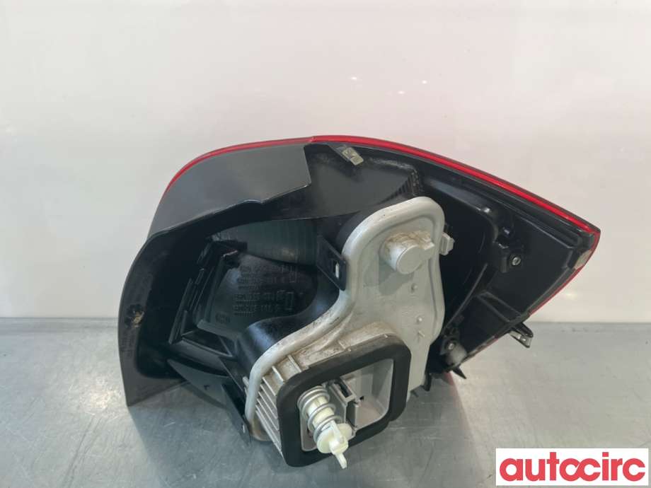 Baklykt fra støtfanger til VW Polo 2009-2014 (Type V, Fase 1)  (VOLKSWAGEN|6R0945095AH|)