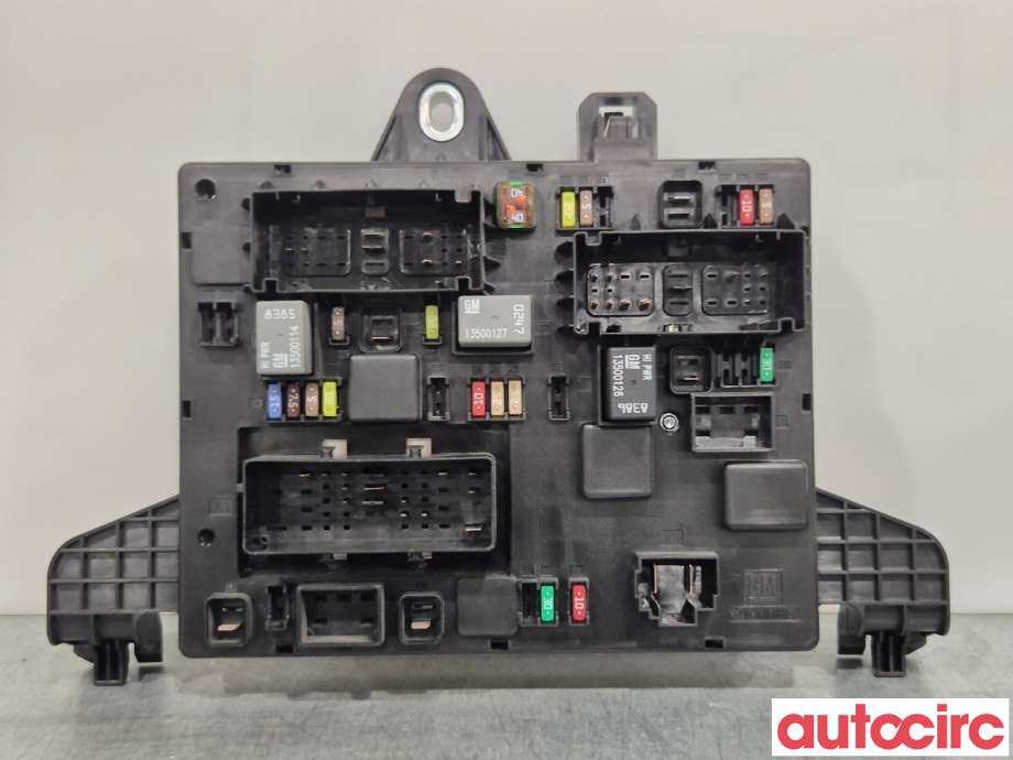 Sikringsboks til Opel Astra J 2010-2015  (OPEL|13302301|365927271)