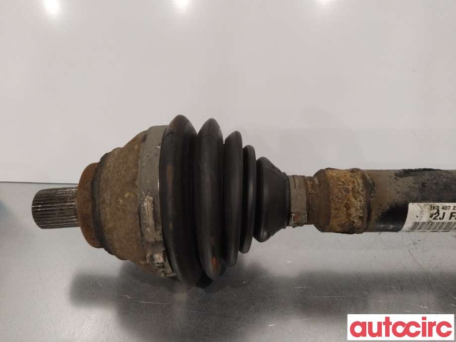 Drivaksel høyre foran til Škoda Superb 2008-2015 (Type II)  (SKODA|3C0407452RX|3C0407272CB|3C0407272CA)