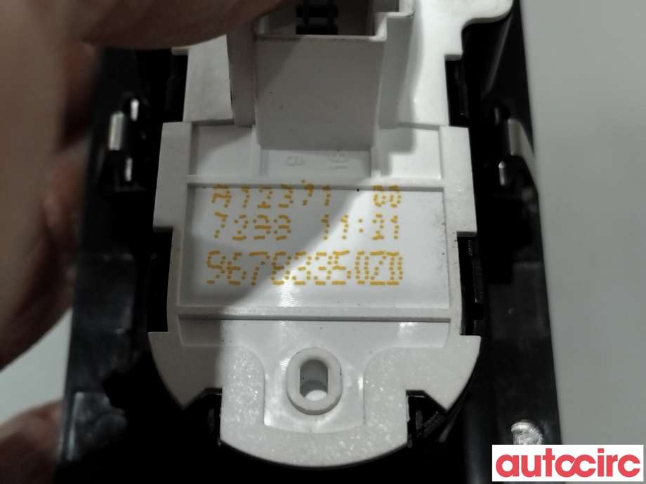Bryter ruteheis til Peugeot Expert 2016-->> (Type III) (PEUGEOT|96783350ZD|)