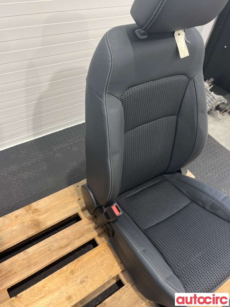 Sete foran høyre til Suzuki SX4 S-CROSS 2013-->> (Type II)  (SUZUKI|85101-63T20-EMT|)
