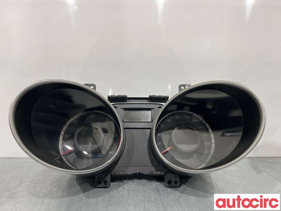 Instrumentpanel til Hyundai Ix35, 2010-2015  (HYUNDAI|940032Y300)