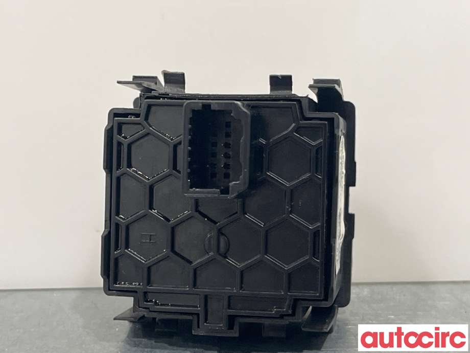 Bryter lys til Opel Vivaro B 2014-2019  (OPEL|93452314)