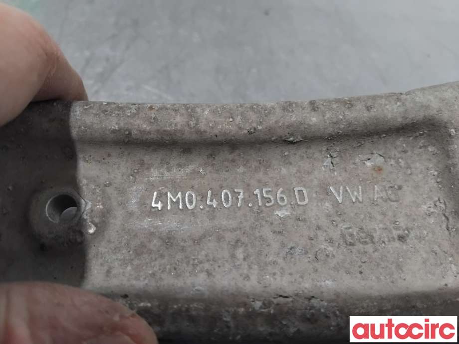 Bærebru høyre foran nedre til Audi e-tron 2018-->>  (AUDI|4M0407152H|4M0407156D|4M0407152L)