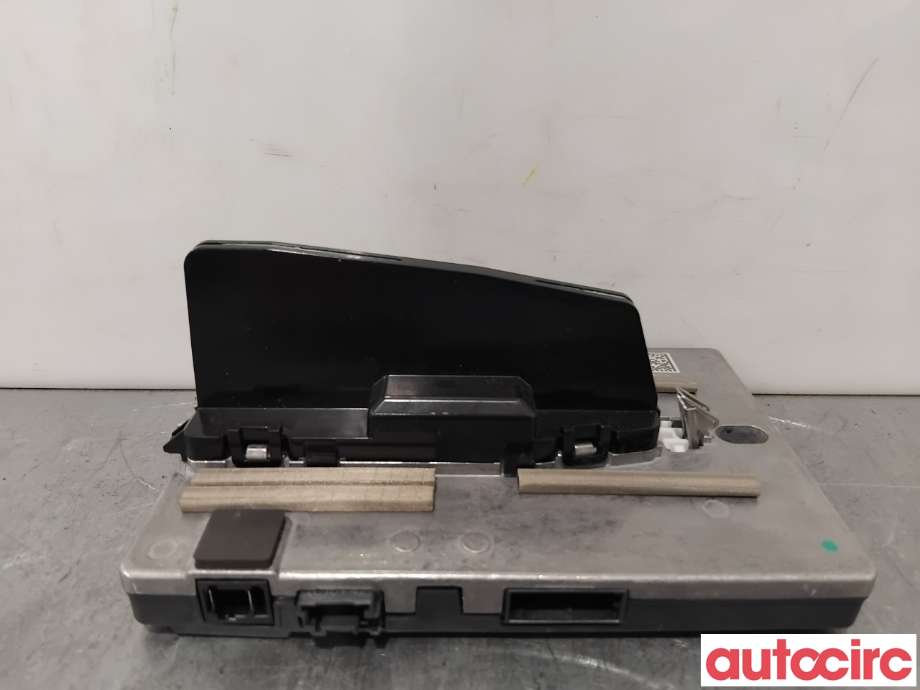 Antenne navigasjon til Volvo C40 Recharge 2021-2024  (VOLVO|36003394||32334072)