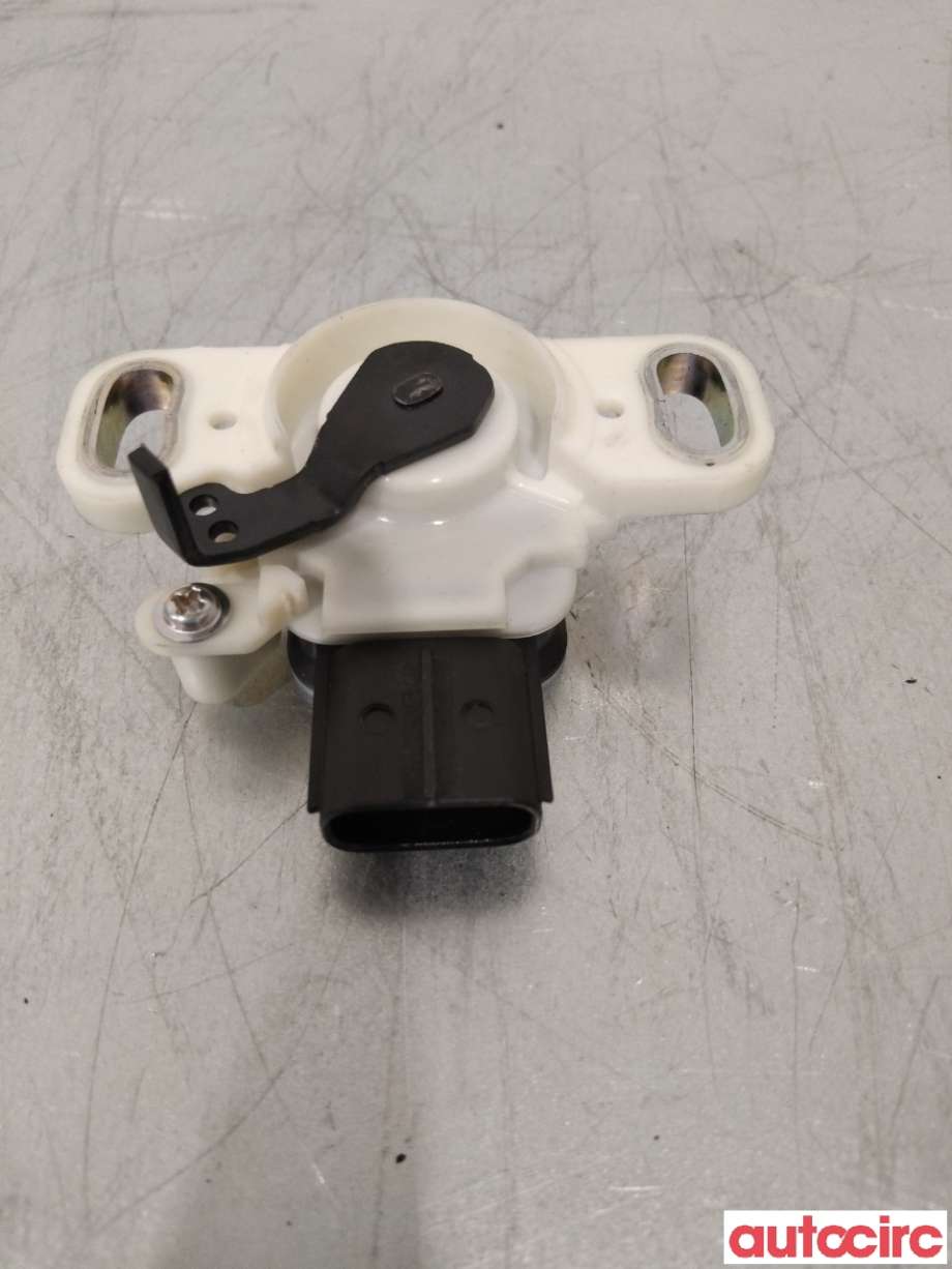 Sensor diverse til Toyota Yaris 2012-2014 (Type III, Fase 1)  (TOYOTA|8951033030||89510-33030)