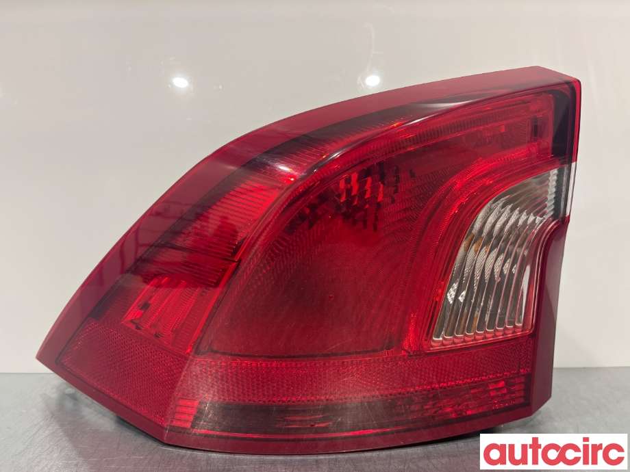 Baklykt venstre til Volvo S60 2014-2019 (Type II, Fase 2) (VOLVO|31395930)