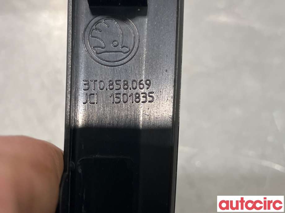 Innredning diverse til Škoda Superb 2008-2015 (Type II) (SKODA|3T0858069|)