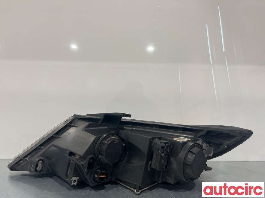 Frontlykt høyre halogen til Kia Sorento 2011-2015 Type II  (KIA|921022P140)