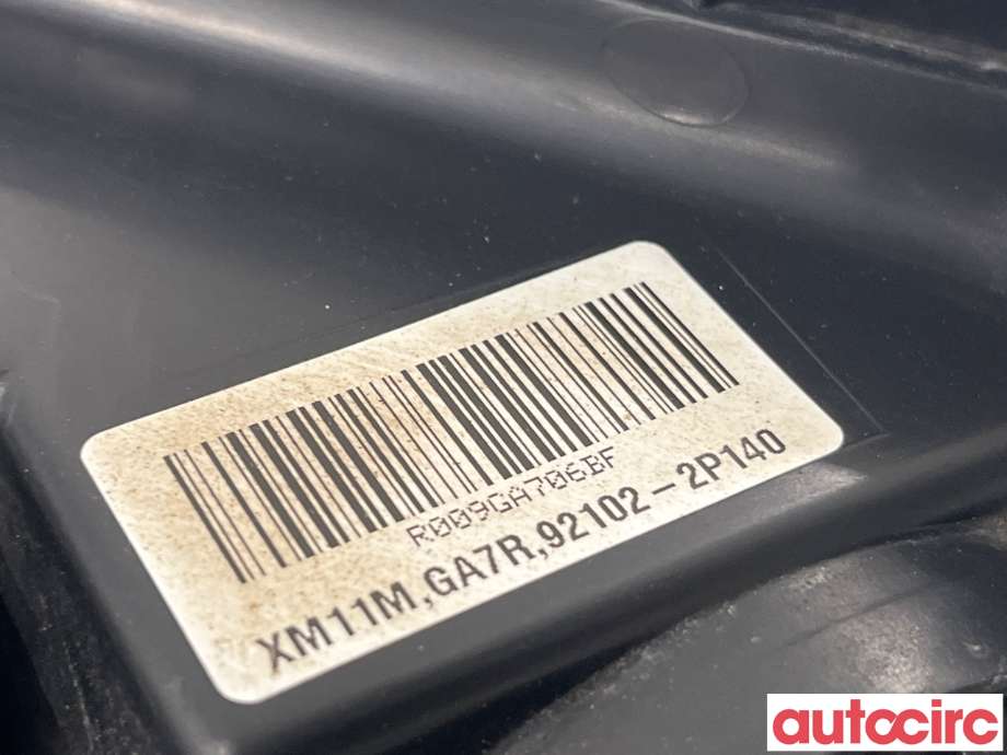 Frontlykt høyre halogen til Kia Sorento 2011-2015 Type II  (KIA|921022P140)