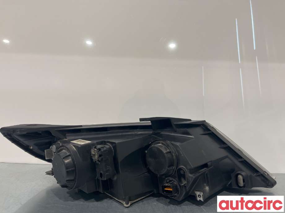 Frontlykt venstre halogen til Kia Sorento 2011-2015 Type II  (KIA|921012P140)