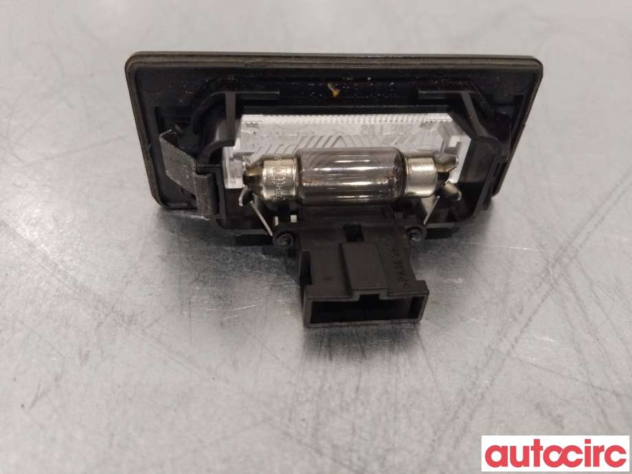 Skiltlys til Audi Q5 2008-2012 (Type I, Fase 1)  (AUDI|8T0943021)
