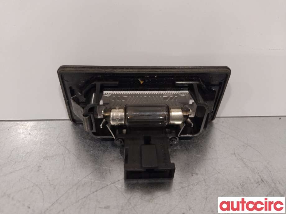 Skiltlys til Audi Q5 2008-2012 (Type I, Fase 1)  (AUDI|8T0943021)