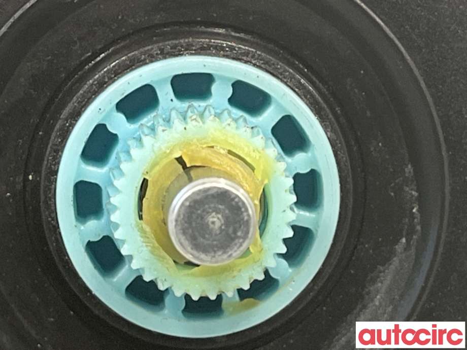 Ruteheis høyre bak til Škoda Superb 2008-2015 (Type II)  (SKODA|8K0959812A|1101-919813-201)