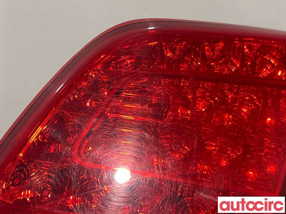 Baklykt høyre indre til Kia Sorento 2011-2015 Type II  (KIA|924062P100)