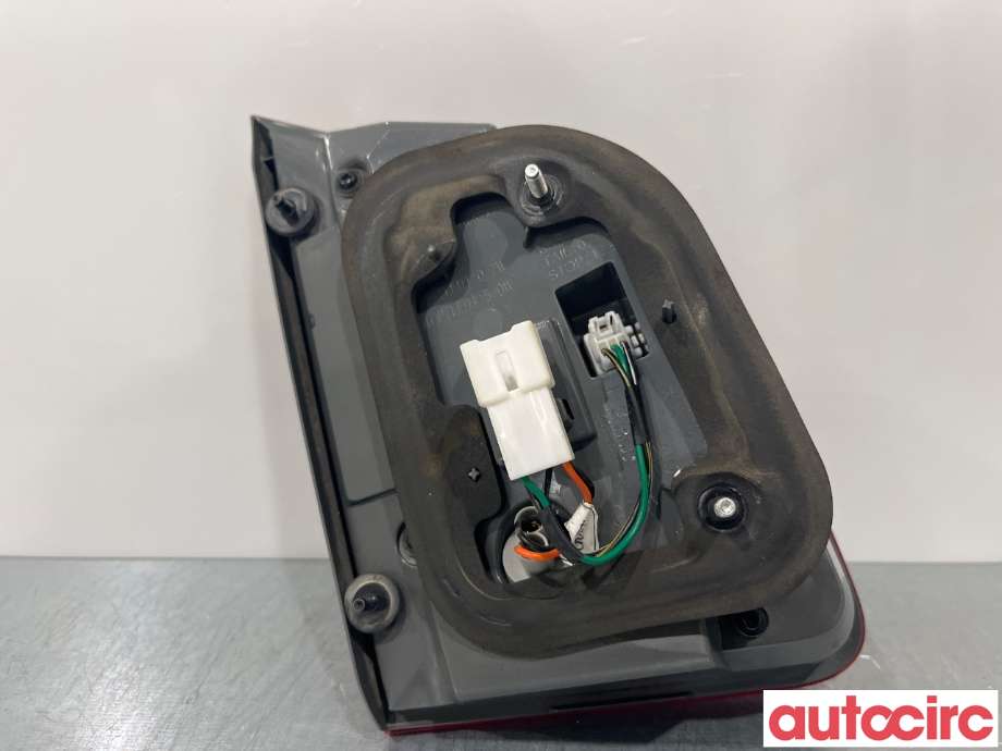 Baklykt høyre indre til Kia Sorento 2011-2015 Type II  (KIA|924062P100)