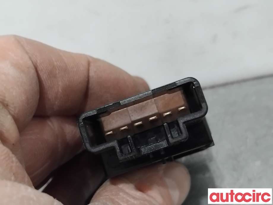 Bryter setevarme til Toyota Hilux 2012-2016  (TOYOTA|8475158010|)