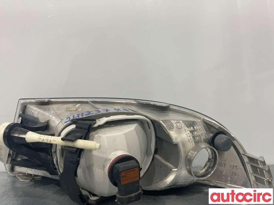 Tåkelykt høyre foran til Škoda Octavia 2009-2013 (Type II, Fase 2)  (SKODA|1Z0941701C|1Z0941702C)