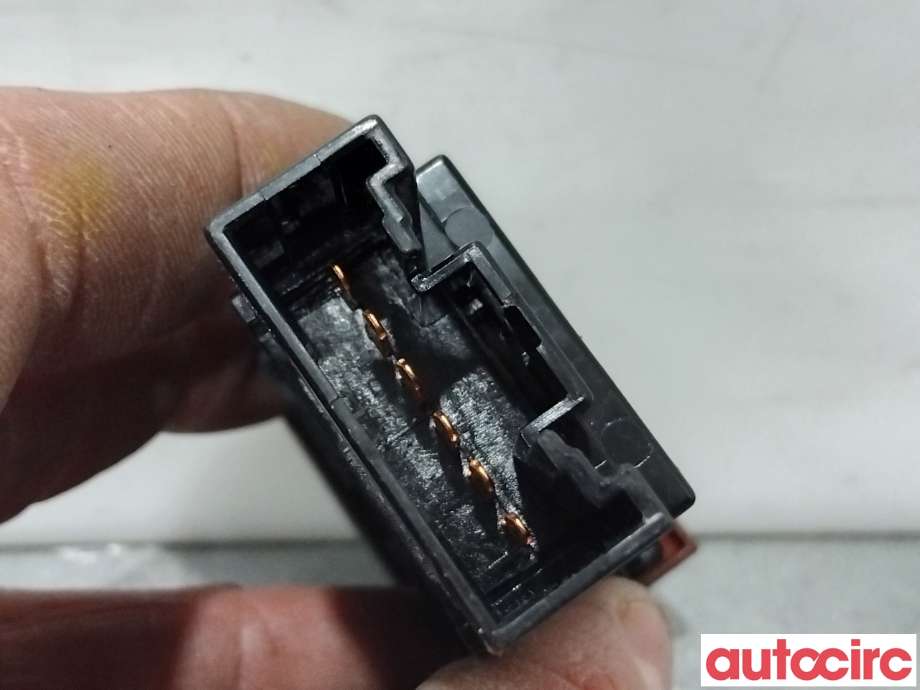 Bryter nødblink til Hyundai Ix35 2010-2015  (HYUNDAI|937902S100BLH||93790-2S100BLH)