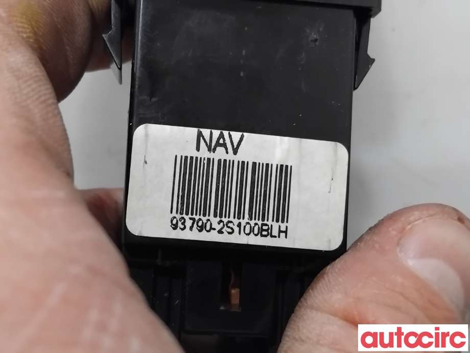 Bryter nødblink til Hyundai Ix35 2010-2015  (HYUNDAI|937902S100BLH||93790-2S100BLH)