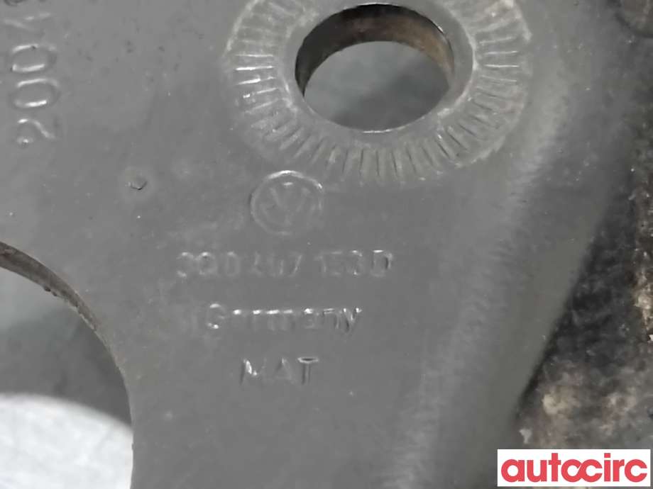 Bærebru venstre foran nedre til Škoda Superb 2015-->> (Type III)  (SKODA|3Q0407151P||3Q0407153D)