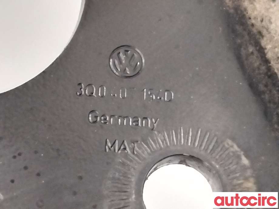 Bærebru høyre foran nedre til Škoda Superb 2015-->> (Type III)  (SKODA|3Q0407152P||3Q0407154D)